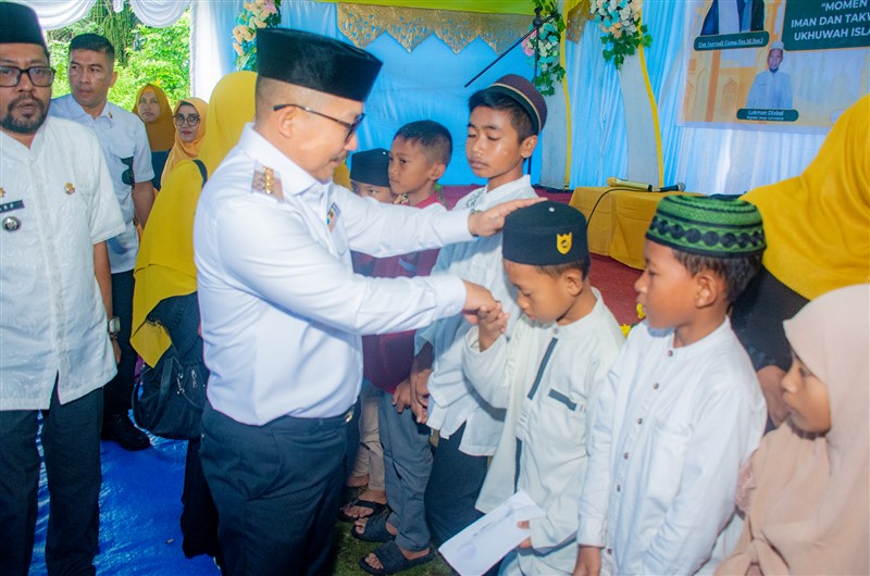 Bupati Banggai H. Amirudin di Desa Samalore