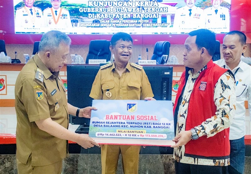 Penyerahan Bantuan Secara Simbolis