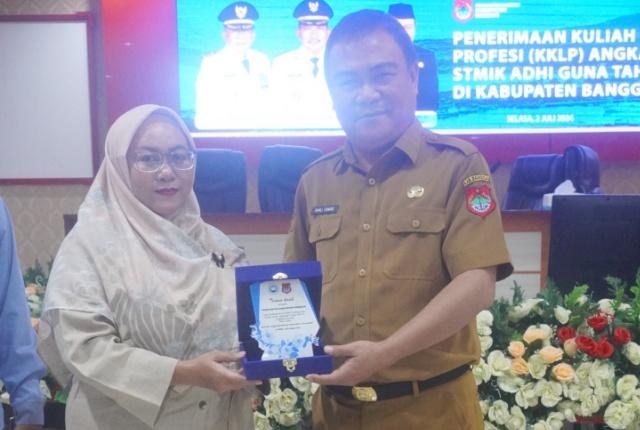 Sekda Banggai Terima Mahasiswa KKLP STMIK Adhi Guna Palu
