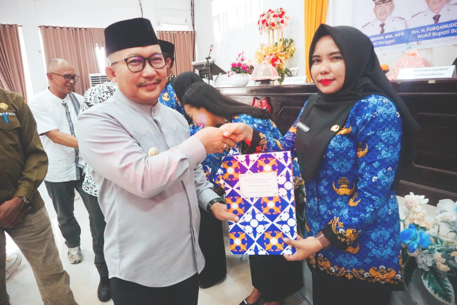 Penyerahan SK Pengangkatan PPPK Tahun 2023 bagi Tenaga Guru