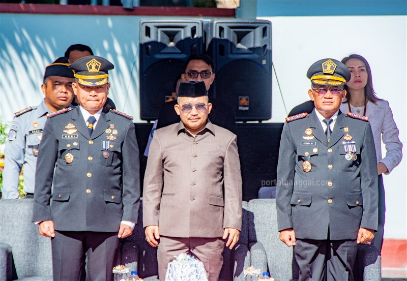 Bupati Banggai Amirudin