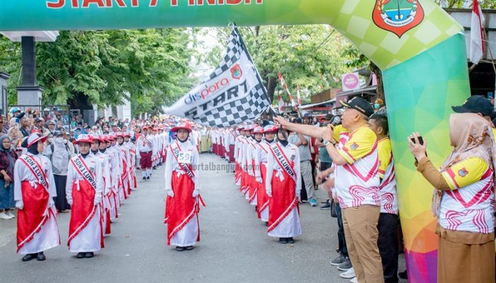 Peringatan HUT RI Ke-79, Wabup Banggai Lepas Lomba Gerak Jalan
