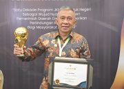 Kejayaan Luar Biasa : Pemda Banggai Terima Penghargaan UHC 2024
