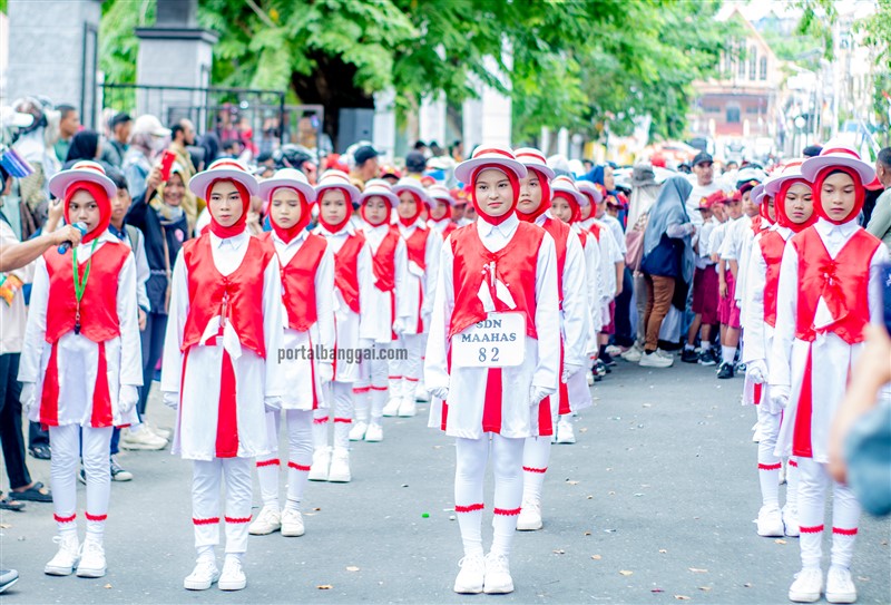 Peserta Gerak Jalan SD