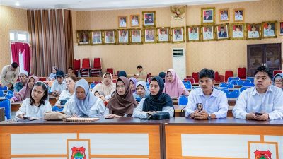 Para anggota Tim Pemekaran Desa Beriman