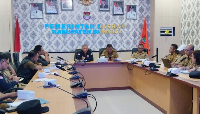 Wakil Bupati Banggai Furqanuddin Pimpin Rakor Penanganan Relokasi Pedagang Pasar Sentral Luwuk