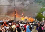 SEJUMLAH LAPAK DI PASAR SENTRAL LUWUK LUDES TERBAKAR