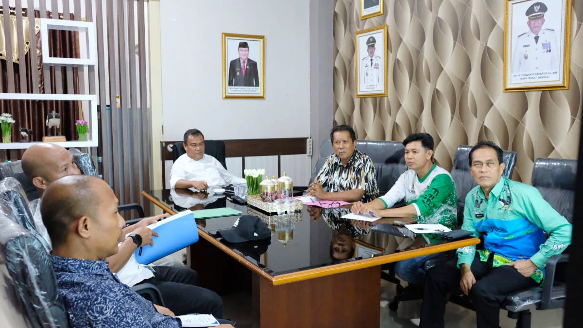Pj Sekda Kabupaten Banggai Pimpin Rapat Aplikasi Srikandi