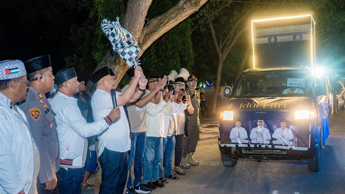Wakil Bupati Banggai Melepas Peserta Pawai Takbir Dalam Rangka Menyambut 1 Syawal 1446 H