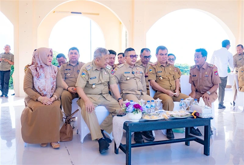 Halal bi Halal saat Apel Masuk Kerja Hari Pertama Pasca Cuti Lebaran 1446 H