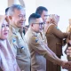 Halal bi Halal saat Apel Masuk Kerja Hari Pertama Pasca Cuti Lebaran 1446 H