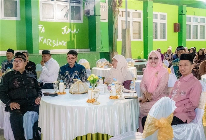 Kadis Kesehatan Provinsi Gorontalo Dr. dr. Anang S. Otoluwa, MPPM (paling kanan)