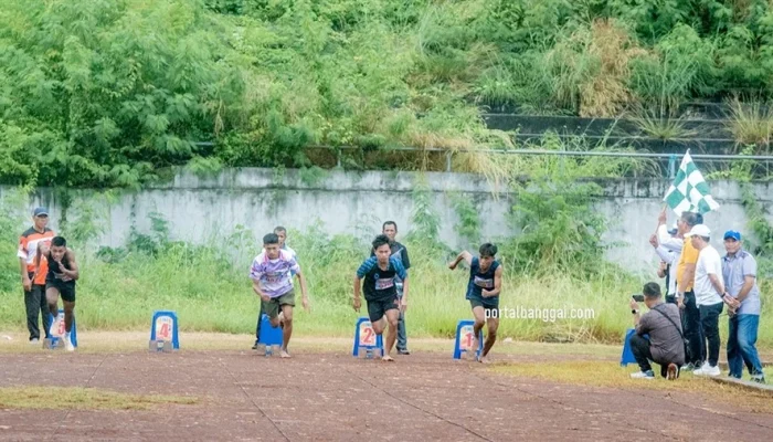 Kejuaran Atletik Antar Pelajar Banggai Road To POPDA 2025 Dibuka Staf Ahli Bupati Banggai