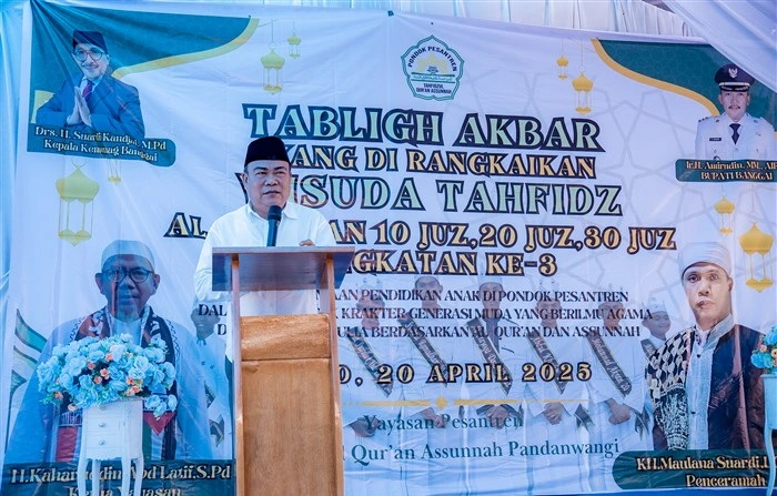 Pj Sekda Banggai Ramli Tongko membacakan sambutan Bupati