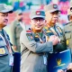 Bupati Banggai H. Amirudin saat menerima Sertifikat pada Penutupan Retret Kepala Daerah Gelombang Kedua