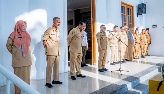 Bupati Banggai H. Amirudin Pimpin Apel Senin Pagi di Setda Kabupaten Banggai