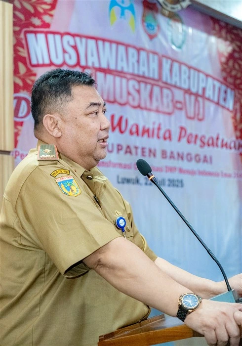 Kepala Dinas Pengendalian Penduduk Keluarga Berencana Pemberdayaan Perempuan dan Perlindungan Anak (P2KBP3A) Kabupaten Banggai, Faisal Karim S.Sos., M.Si. sebagai keynote speaker