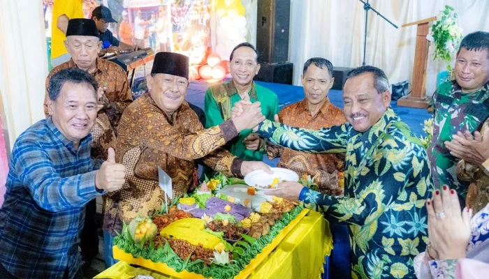 Tasyakuran Memperingati HUT PWRI Ke-63 Dihadiri Asisten 2 Setda Banggai