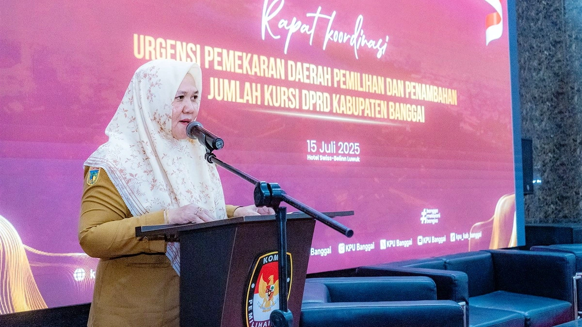 Asisten Pemerintahan dan Kesra Setda Kabupaten Banggai Hj. Nurdjalal, S.H.
