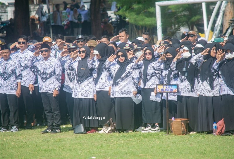 Upacara peringatan HUT ke-80 Persatuan Guru Republik Indonesia (PGRI) dan Hari Guru Nasional (HGN) Tingkat Kabupaten Banggai Tahun 2025