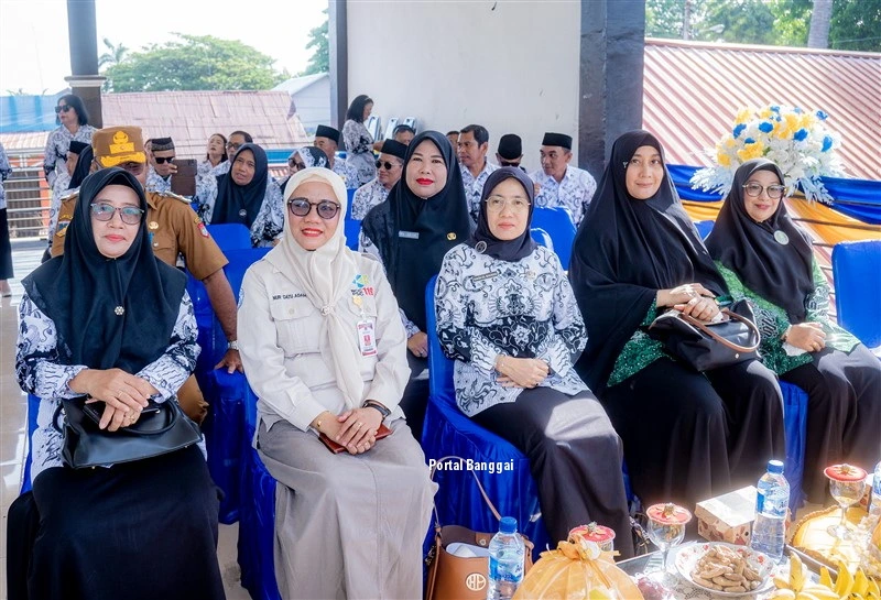 Upacara peringatan HUT ke-80 Persatuan Guru Republik Indonesia (PGRI) dan Hari Guru Nasional (HGN) Tingkat Kabupaten Banggai Tahun 2025