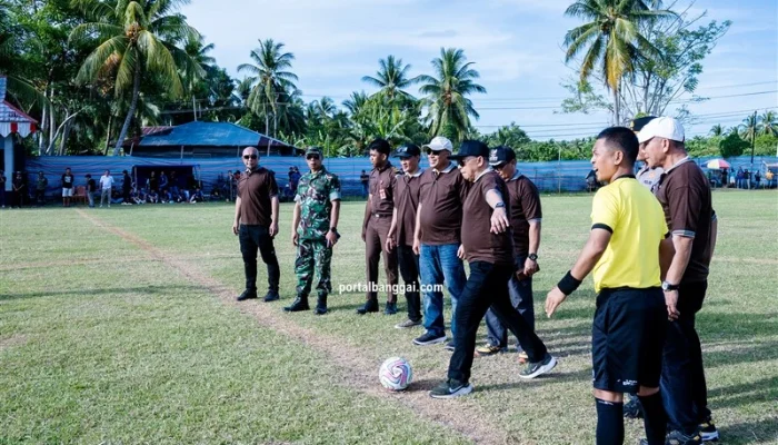 11 Tim Ramaikan Turnamen Sepakbola Bunta–Nuhon–Simpang Raya, Wabup Banggai Buka Langsung
