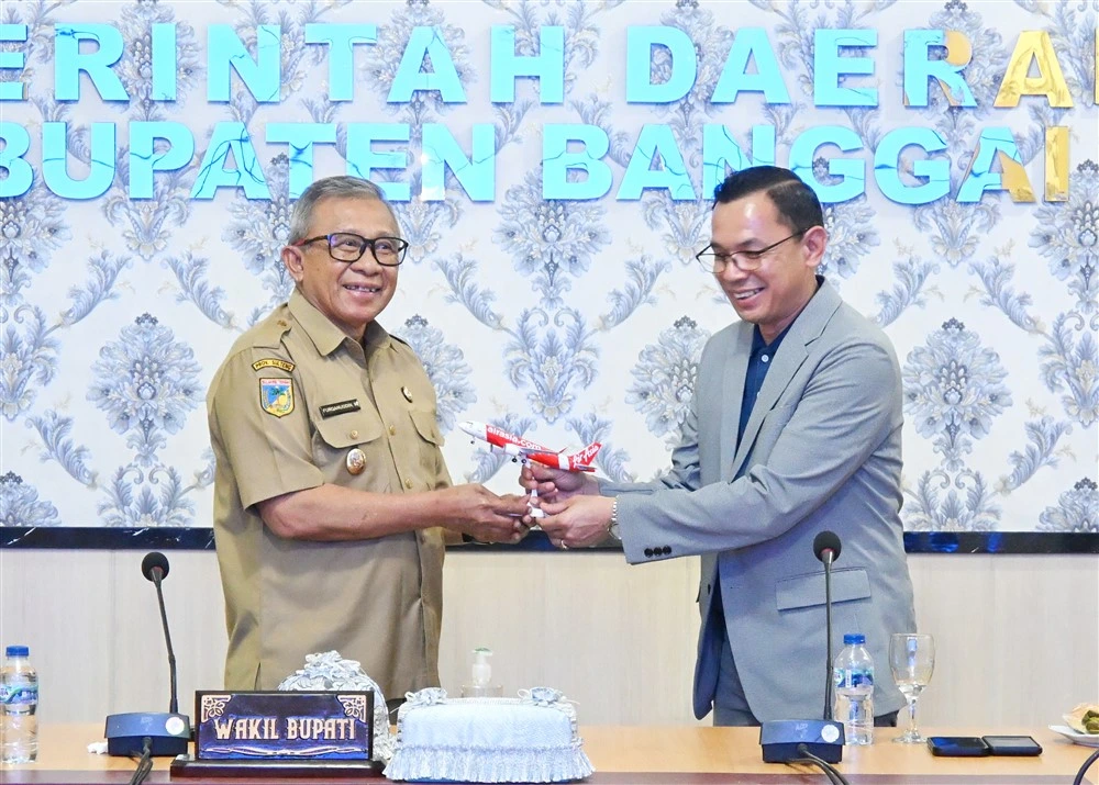 Pemberian Cindera Mata AirAsia
