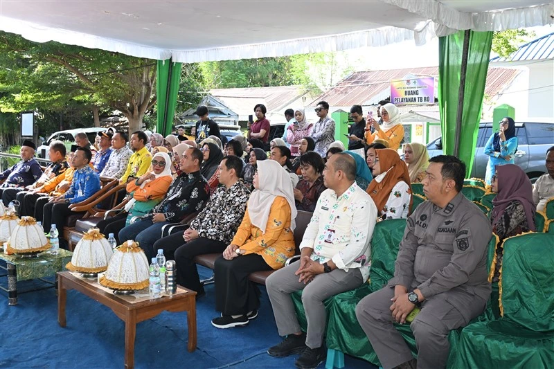 Ikut menyaksikan peresmian