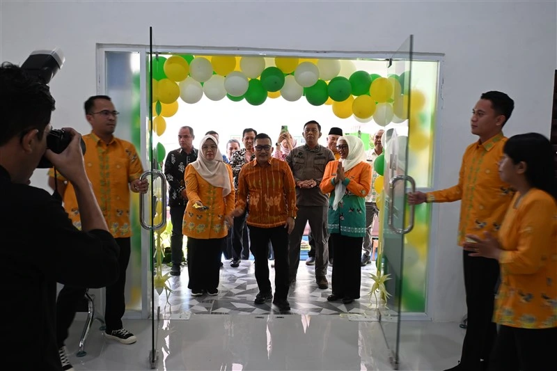 Pasca Pengguntingan Pita 